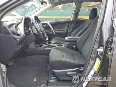 Zdjęcie 7 z 12 samochodu: 2016 TOYOTA RAV4 HV XLE VIN:JTMRJREV5GD001032 - miniatura