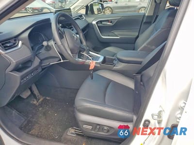 Zdjęcie 7 z 13 samochodu: 2025 TOYOTA RAV4 XLE PREMIUM VIN:JTMB6RFV1SJ086916 - miniatura