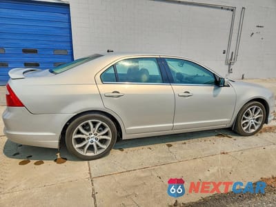 Trzecie zdjęcie samochodu z tyłu: 2010 FORD FUSION SEL VIN:3FAHP0JA4AR164770 - miniatura