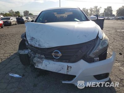 Piąte zdjęcie samochodu w środku: 2016 NISSAN ALTIMA 2.5 SV VIN:1N4AL3AP1GC243727 - miniatura