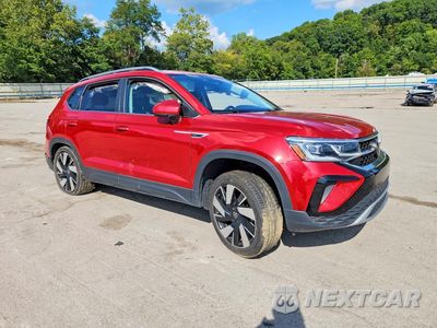 Czwarte zdjęcie samochodu z boku: 2024 VOLKSWAGEN TAOS SEL VIN:3VV4X7B29RM089311 - miniatura