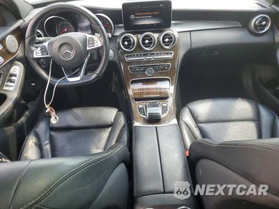 Zdjęcie 8 z 12 samochodu: 2016 MERCEDES-BENZ C 300 4MATIC VIN:55SWF4KB4GU119310 - miniatura