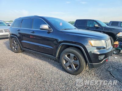 Czwarte zdjęcie samochodu z boku: 2013 JEEP GRAND CHEROKEE LAREDO VIN:1C4RJFAG4DC647752 - miniatura