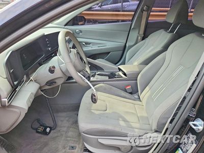 Zdjęcie 7 z 12 samochodu: 2025 HYUNDAI ELANTRA SEL SPORT VIN:KMHLM4DG3SU051774 - miniatura