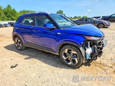Czwarte zdjęcie samochodu z boku: 2024 HYUNDAI VENUE SEL VIN:KMHRC8A35RU308336 - miniatura