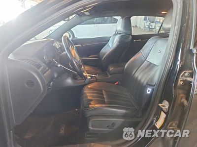 Zdjęcie 7 z 12 samochodu: 2019 CHRYSLER 300 S VIN:2C3CCABG1KH516536 - miniatura