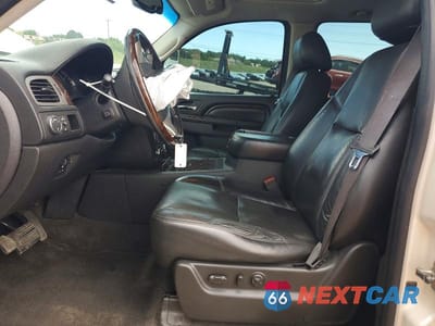 Zdjęcie 7 z 13 samochodu: 2011 GMC YUKON DENALI VIN:1GKS2MEF0BR394528 - miniatura