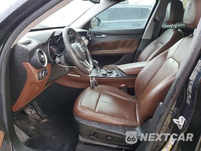 Zdjęcie 7 z 12 samochodu: 2018 ALFA ROMEO STELVIO VIN:ZASFAKAN7J7B87945 - miniatura