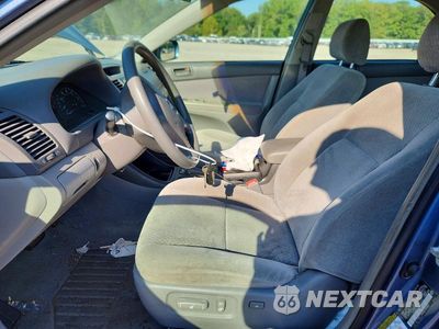 Zdjęcie 7 z 12 samochodu: 2004 TOYOTA CAMRY LE VIN:4T1BE32K24U831410 - miniatura