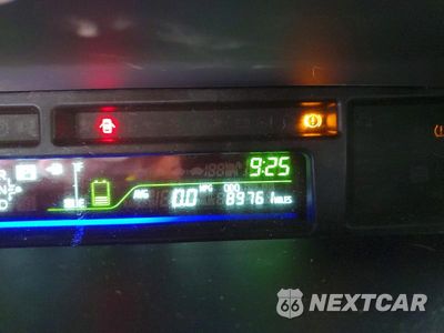 Zdjęcie 9 z 12 samochodu: 2016 TOYOTA PRIUS V TWO VIN:JTDZN3EU8GJ041289 - miniatura