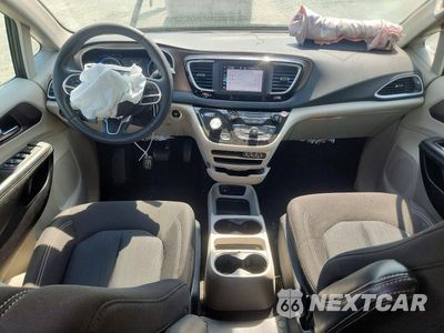 Zdjęcie 8 z 13 samochodu: 2023 CHRYSLER VOYAGER LX VIN:2C4RC1CG2PR606378 - miniatura