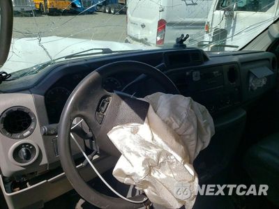 Zdjęcie 8 z 13 samochodu: 2019 FORD E450 BOX TRUCK VIN:1FDXE4FS8KDC42459 - miniatura