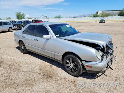 Czwarte zdjęcie samochodu z boku: 1998 MERCEDES-BENZ E 320 VIN:WDBJF65F6WA668941 - miniatura