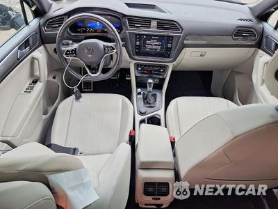Zdjęcie 8 z 12 samochodu: 2024 VOLKSWAGEN TIGUAN SE R-LINE BLACK VIN:3VV8B7AX6RM081728 - miniatura