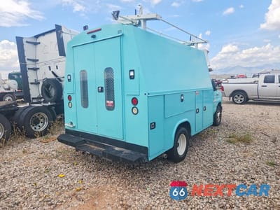 Trzecie zdjęcie samochodu z tyłu: 2016 FORD ECONOLINE E350 SUPER DUTY CUTAWAY VAN VIN:1FDWE3FL9GDC09122 - miniatura