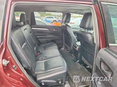 Zdjęcie 11 z 14 samochodu: 2019 TOYOTA HIGHLANDER XLE VIN:5TDJZRFH2KS722856 - miniatura