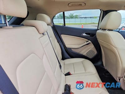 Zdjęcie 10 z 12 samochodu: 2015 MERCEDES-BENZ GLA 250 4MATIC VIN:WDCTG4GB8FJ031033 - miniatura