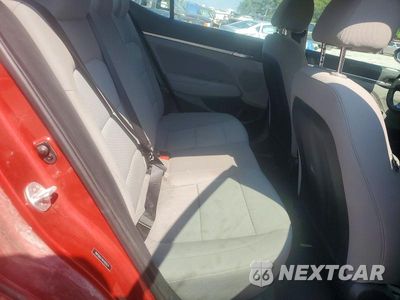 Zdjęcie 10 z 12 samochodu: 2019 HYUNDAI ELANTRA SEL VIN:5NPD84LF4KH405074 - miniatura