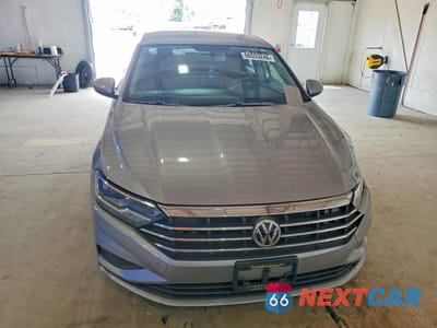 Piąte zdjęcie samochodu w środku: 2019 VOLKSWAGEN JETTA S VIN:3VWC57BU8KM199075 - miniatura