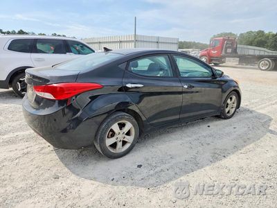Trzecie zdjęcie samochodu z tyłu: 2013 HYUNDAI ELANTRA GLS VIN:KMHDH4AE6DU816958 - miniatura