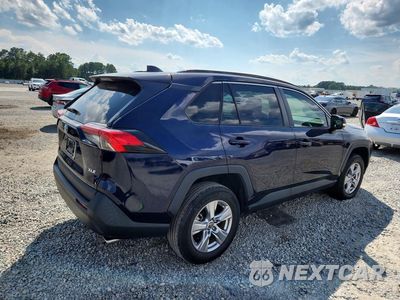 Trzecie zdjęcie samochodu z tyłu: 2022 TOYOTA RAV4 XLE VIN:2T3W1RFV5NW219327 - miniatura