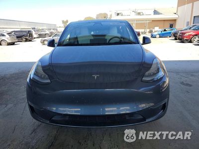 Piąte zdjęcie samochodu w środku: 2021 TESLA MODEL Y VIN:5YJYGDEEXMF064886 - miniatura