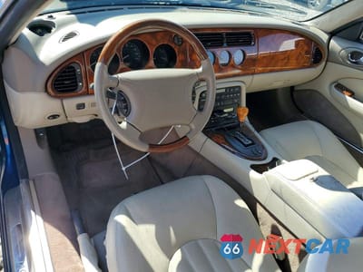 Zdjęcie 8 z 13 samochodu: 1997 JAGUAR XK8 VIN:SAJGX2749VC001993 - miniatura