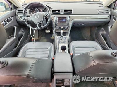 Zdjęcie 8 z 13 samochodu: 2017 VOLKSWAGEN PASSAT SEL PREMIUM VIN:1VWCT7A33HC014519 - miniatura