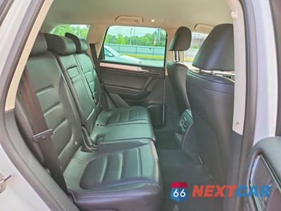 Zdjęcie 11 z 13 samochodu: 2016 VOLKSWAGEN TOUAREG SPORT VIN:WVGEF9BP9GD006400 - miniatura