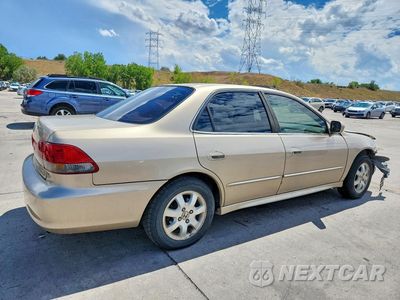 Trzecie zdjęcie samochodu z tyłu: 2002 HONDA ACCORD EX VIN:1HGCG55662A087498 - miniatura