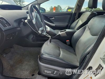 Zdjęcie 7 z 12 samochodu: 2015 TOYOTA PRIUS FOUR VIN:JTDKN3DU2F1889914 - miniatura
