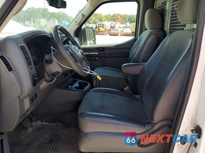 Zdjęcie 7 z 12 samochodu: 2016 NISSAN NV2500 DELIVERY VAN VIN:1N6BF0LY2GN813083 - miniatura