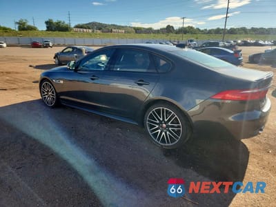 Drugie zdjęcie samochodu z przodu: 2016 JAGUAR XF R - SPORT VIN:SAJBL4BV4GCY05767 - miniatura