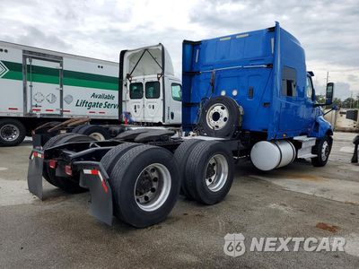 Trzecie zdjęcie samochodu z tyłu: 2019 INTERNATIONAL LT625 SEMI TRUCK VIN:3HSDZTZR3KN093947 - miniatura