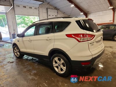 Drugie zdjęcie samochodu z przodu: 2015 FORD ESCAPE SE VIN:1FMCU9GX0FUA20805 - miniatura