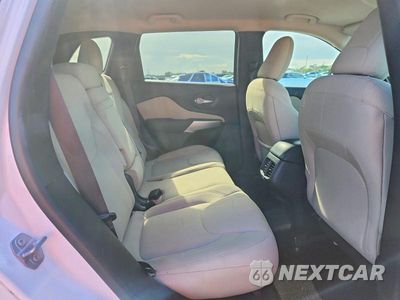 Zdjęcie 11 z 13 samochodu: 2017 JEEP CHEROKEE LATITUDE VIN:1C4PJLCB5HW572250 - miniatura