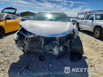 Piąte zdjęcie samochodu w środku: 2018 TOYOTA COROLLA LE VIN:2T1BURHE6JC121088 - miniatura