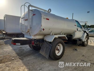 Trzecie zdjęcie samochodu z tyłu: 2000 FORD F650 SUPER DUTY WATER TRUCK VIN:3FDNF6549YMA02997 - miniatura