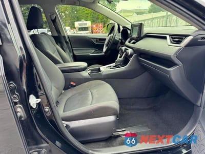 Zdjęcie 11 z 12 samochodu: 2019 TOYOTA RAV4 LE VIN:JTMF1RFV2KD047590 - miniatura