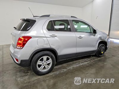 Trzecie zdjęcie samochodu z tyłu: 2019 CHEVROLET TRAX 1LT VIN:KL7CJLSB3KB890590 - miniatura