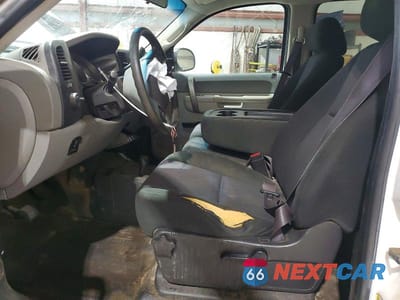 Zdjęcie 7 z 13 samochodu: 2013 CHEVROLET SILVERADO K2500 HEAVY DUTY VIN:1GC1KVCG1DF144180 - miniatura