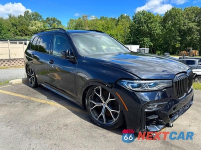 Czwarte zdjęcie samochodu z boku: 2022 BMW X7 M50I VIN:5UXCX6C06N9N10085 - miniatura