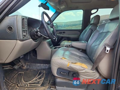 Zdjęcie 7 z 14 samochodu: 2001 CHEVROLET SUBURBAN K1500 VIN:3GNFK16TX1G209763 - miniatura