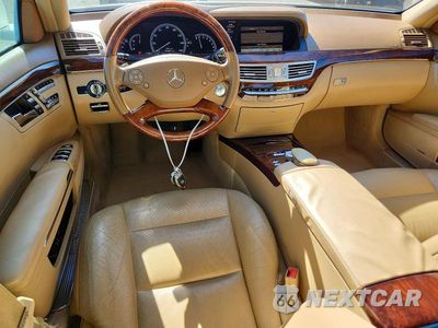 Zdjęcie 8 z 12 samochodu: 2011 MERCEDES-BENZ S 550 VIN:WDDNG7BB6BA379873 - miniatura