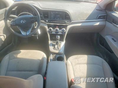 Zdjęcie 8 z 12 samochodu: 2019 HYUNDAI ELANTRA SEL VIN:5NPD84LF4KH405074 - miniatura