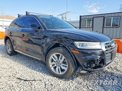 Czwarte zdjęcie samochodu z boku: 2020 AUDI Q5 PREMIUM VIN:WA1ANAFY2L2029561 - miniatura