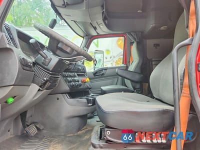 Zdjęcie 7 z 14 samochodu: 2019 INTERNATIONAL LT625 SEMI TRUCK VIN:3HSDZAPRXKN051458 - miniatura
