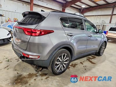 Trzecie zdjęcie samochodu z tyłu: 2019 KIA SPORTAGE EX VIN:KNDPN3AC0K7527413 - miniatura