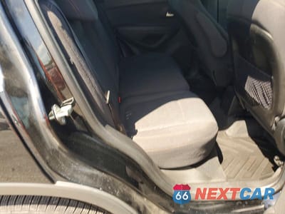 Zdjęcie 10 z 12 samochodu: 2019 CHEVROLET TRAX LS VIN:3GNCJKSB2KL210617 - miniatura