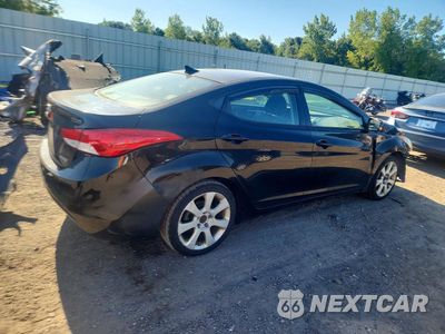 Trzecie zdjęcie samochodu z tyłu: 2013 HYUNDAI ELANTRA LIMITED VIN:KMHDH4AE7DU763851 - miniatura